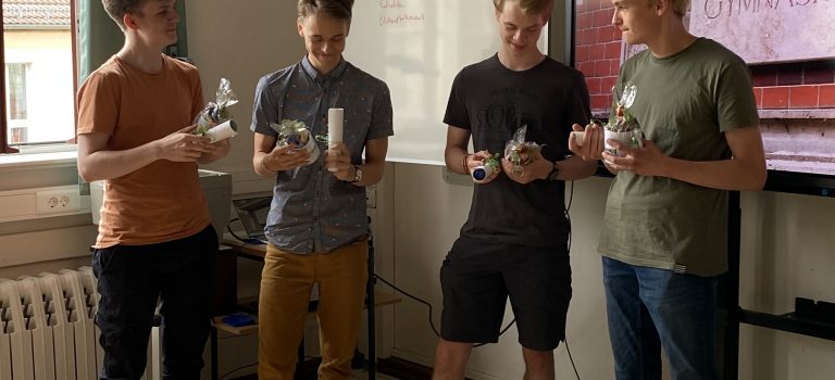 Die Schülerfirma “KunstwerkbyGG” verabschiedet acht Mitarbeiterinnen und Mitarbeiter