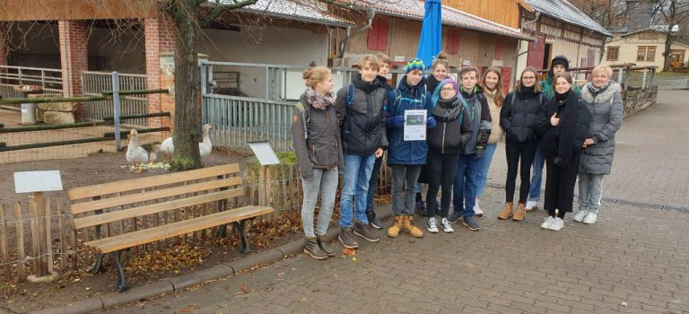 Schülerfirma übernimmt erneut Tierpatenschaften im Erfurter Zoo