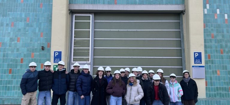 Exkursionen zu CATL, Fraunhofer IKTS, Stadtwerke und Stadtwirtschaft Weimar und zum Pumpspeicherkraftwerk Hohenwarte